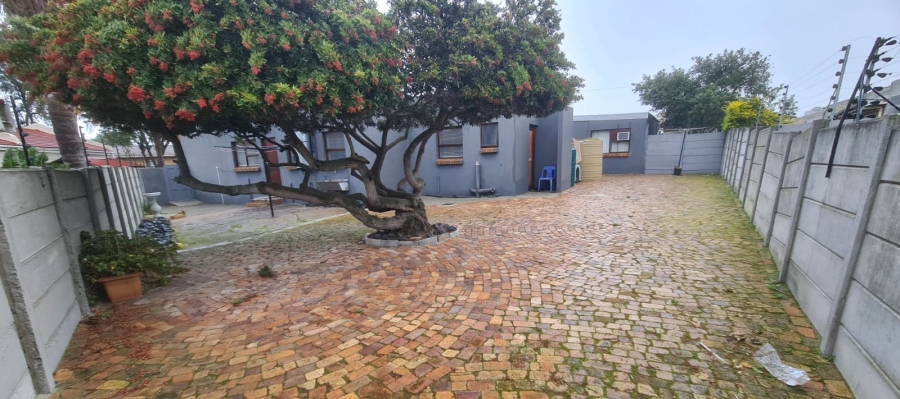 To Let 3 Bedroom Property for Rent in St Dumas Western Cape